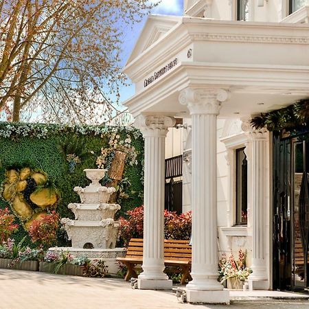 Grand Sapphire Hotel & Banqueting London Borough of London Borough of Croydon Exterior foto