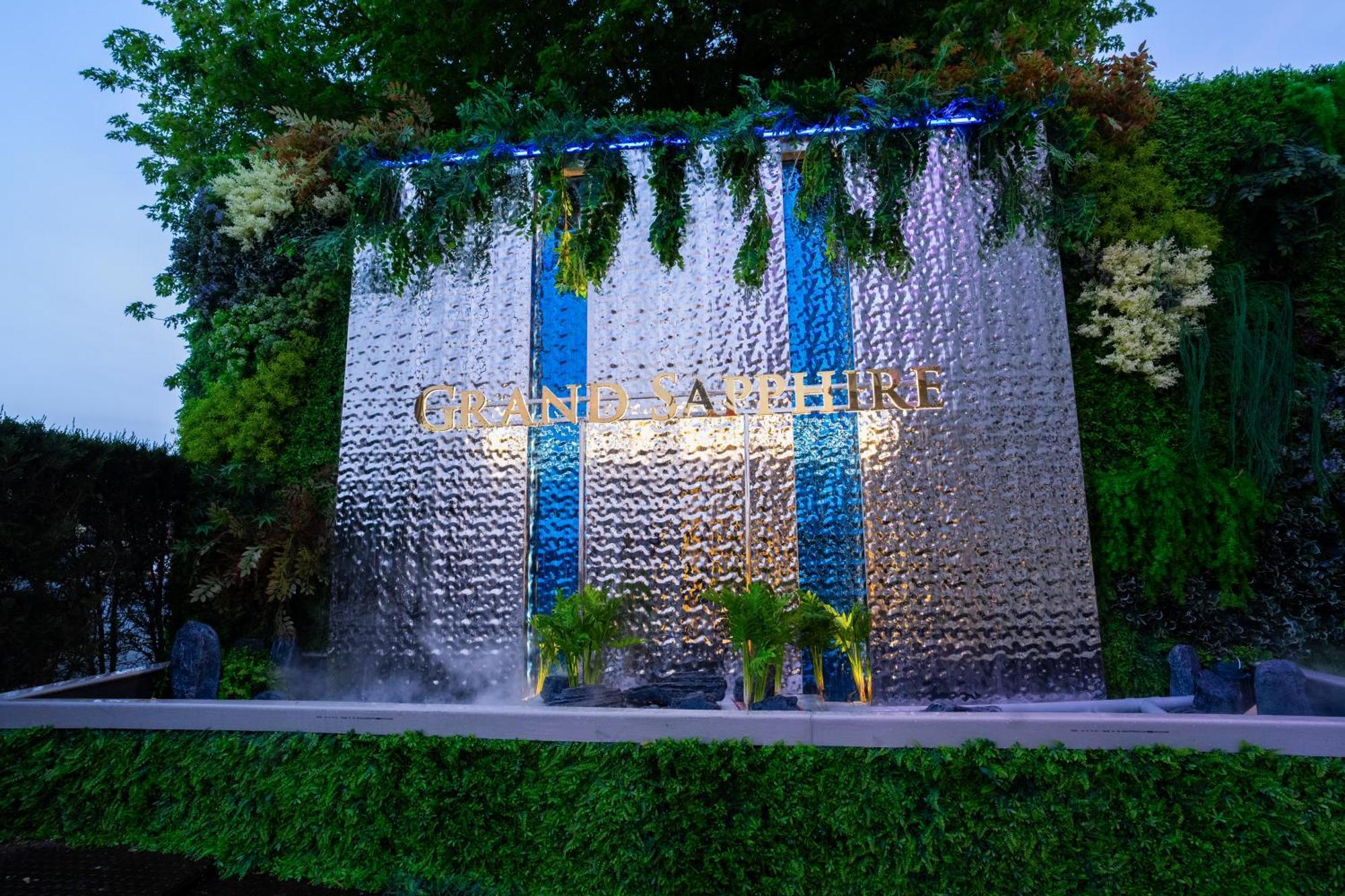 Grand Sapphire Hotel & Banqueting London Borough of London Borough of Croydon Exterior foto