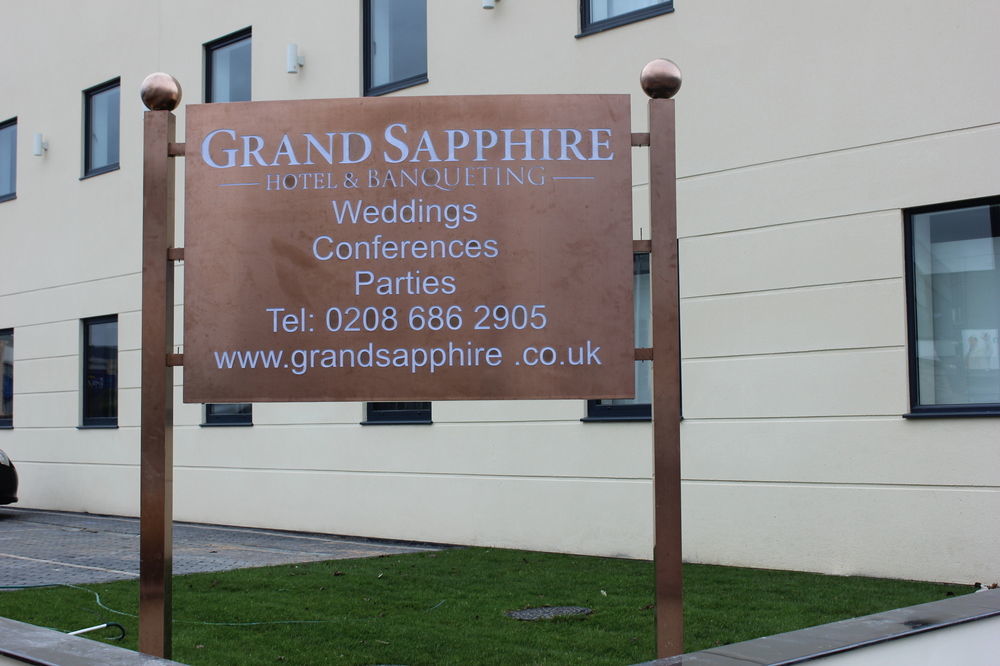 Grand Sapphire Hotel & Banqueting London Borough of London Borough of Croydon Exterior foto