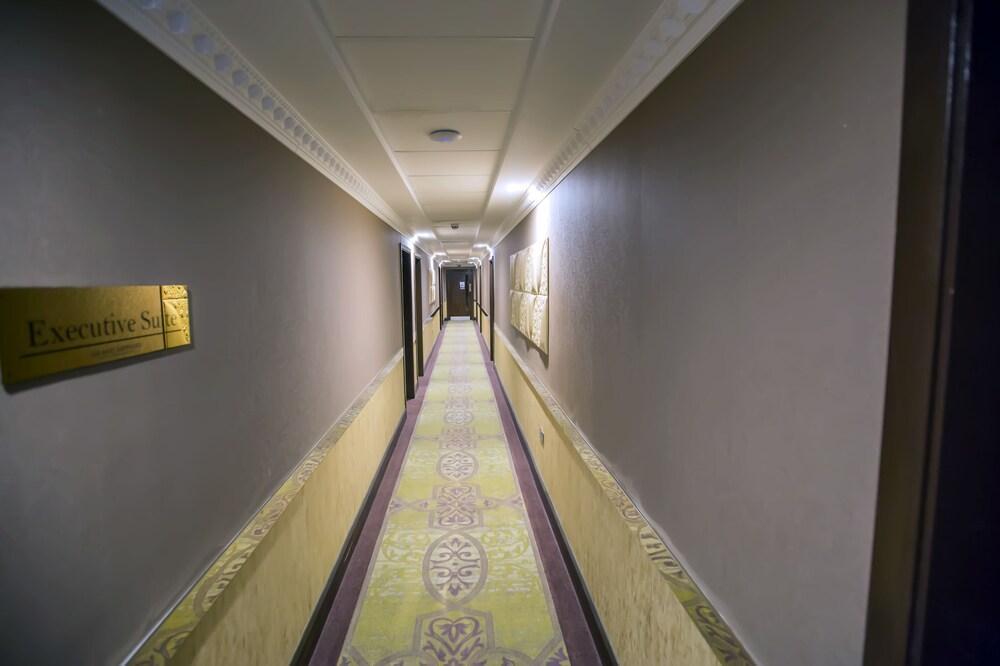 Grand Sapphire Hotel & Banqueting London Borough of London Borough of Croydon Exterior foto